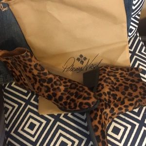 Only wore once Patricia Nash  Leopard